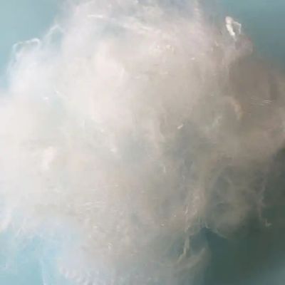 Poliestere riciclato per la linea di produzione di filatura